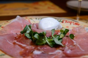 Prosciutto crudo e Bufala campana