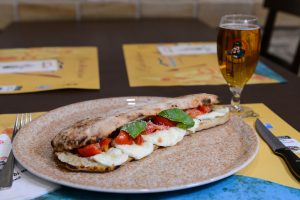 Panuozzo Caprese